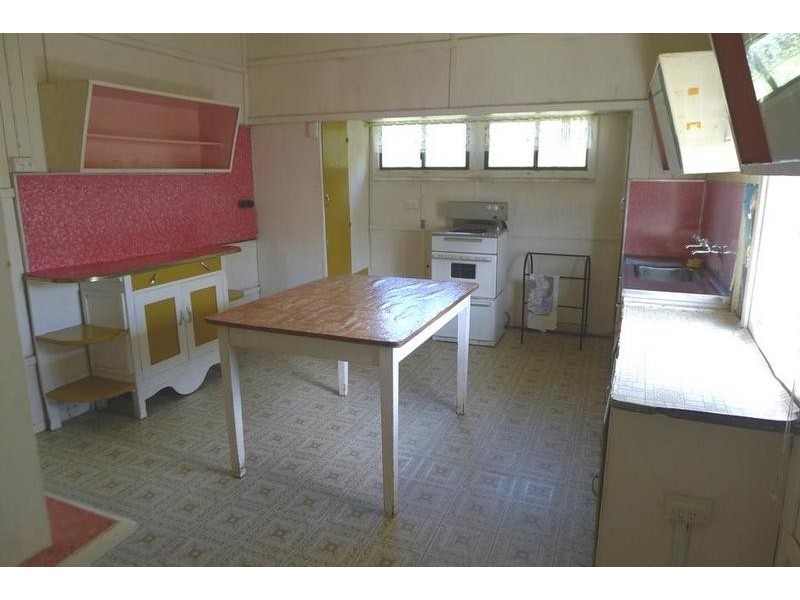 10 Eglington St, Torbanlea QLD 4662