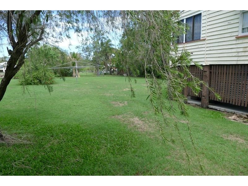 10 Eglington St, Torbanlea QLD 4662