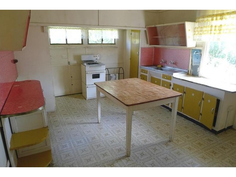 10 Eglington St, Torbanlea QLD 4662