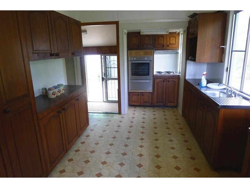 1 Annie St, Howard QLD 4659