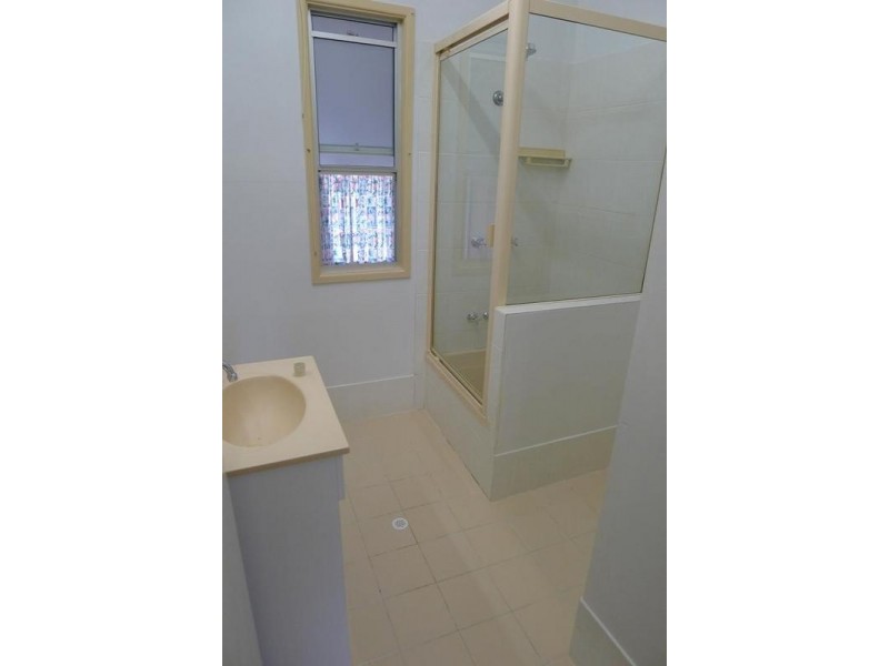1 Annie St, Howard QLD 4659