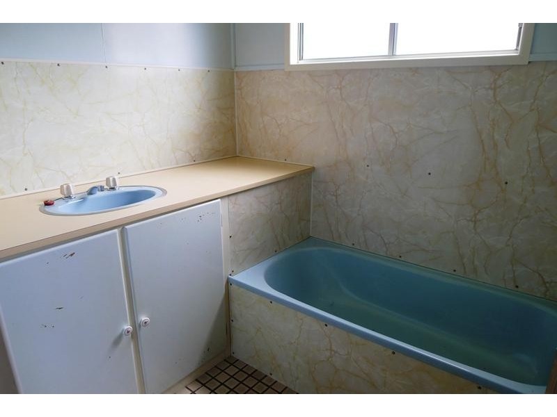 1 Annie St, Howard QLD 4659