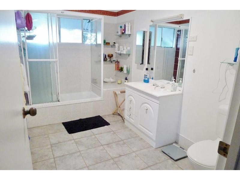 60 Steley St, Howard QLD 4659