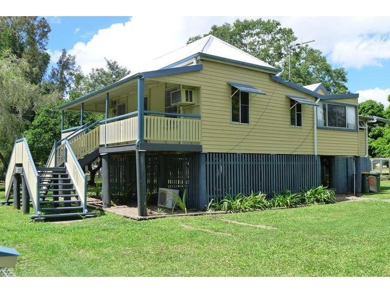 6 King St, Howard QLD 4659