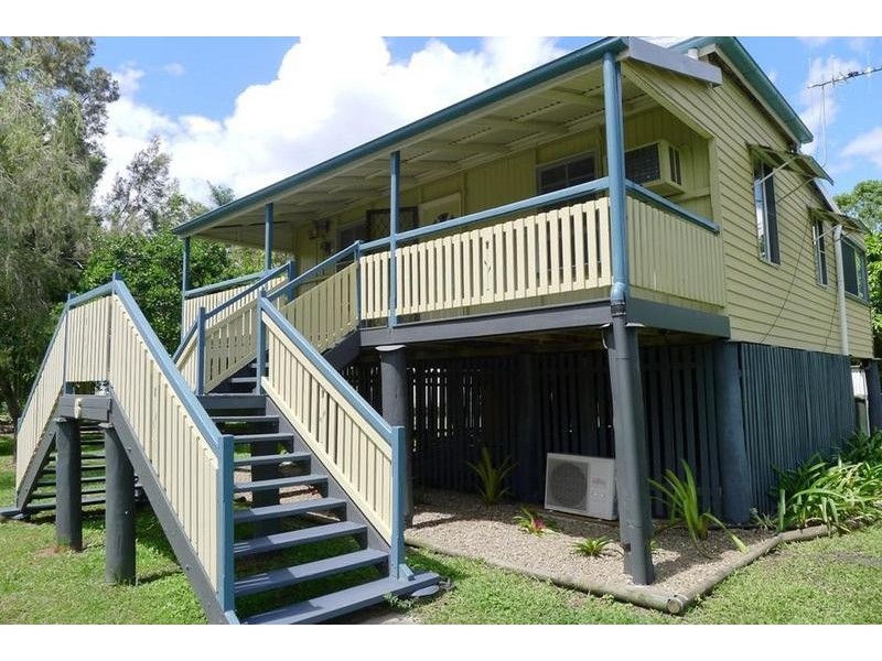 6 King St, Howard QLD 4659