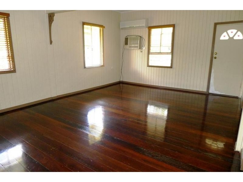 6 King St, Howard QLD 4659