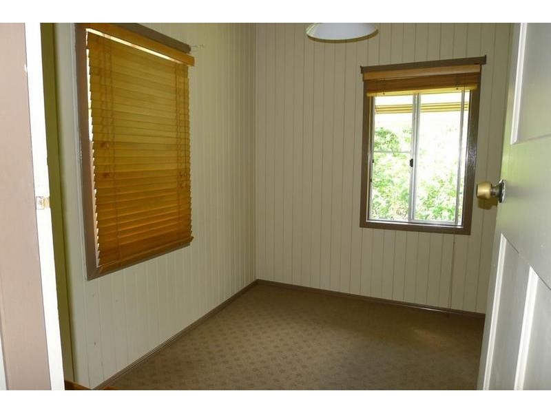 6 King St, Howard QLD 4659