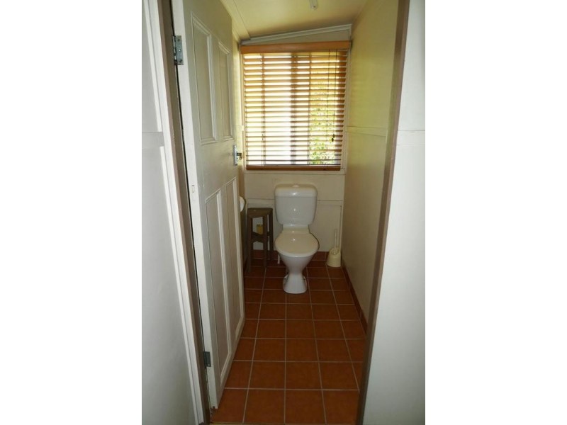6 King St, Howard QLD 4659