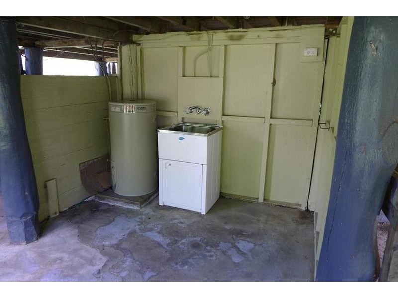 6 King St, Howard QLD 4659