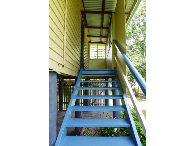 6 King St, Howard QLD 4659