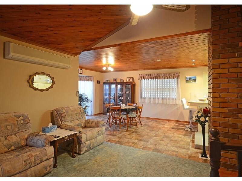 9 Gympie St, Torbanlea QLD 4662