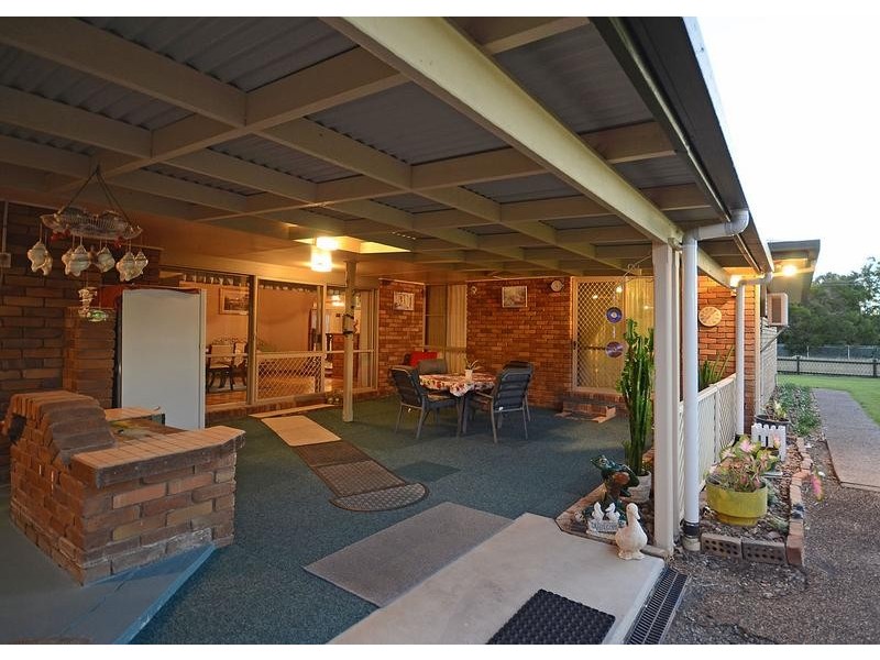 9 Gympie St, Torbanlea QLD 4662