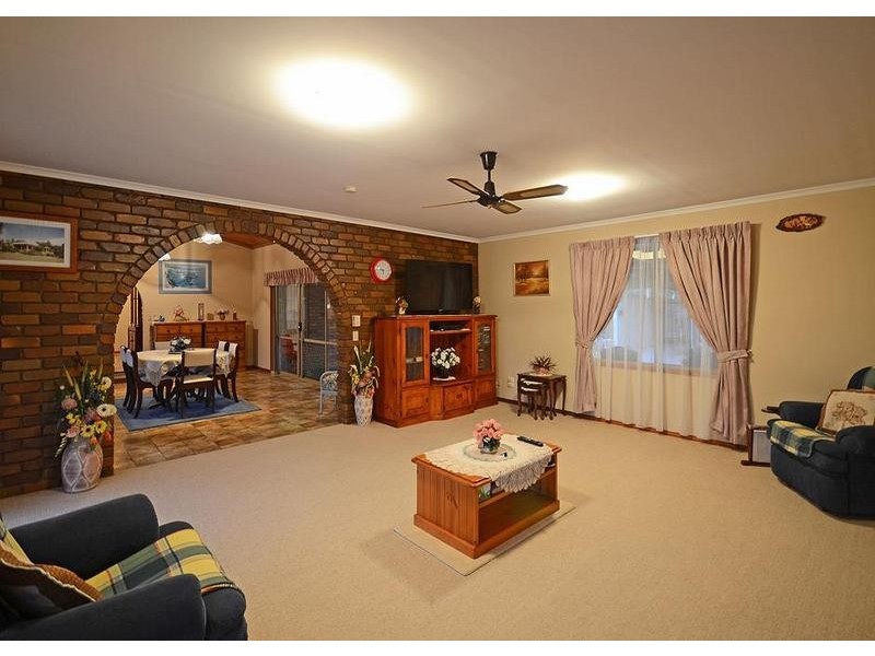 9 Gympie St, Torbanlea QLD 4662