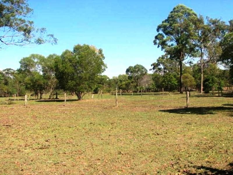 28 Creek St, Howard QLD 4659