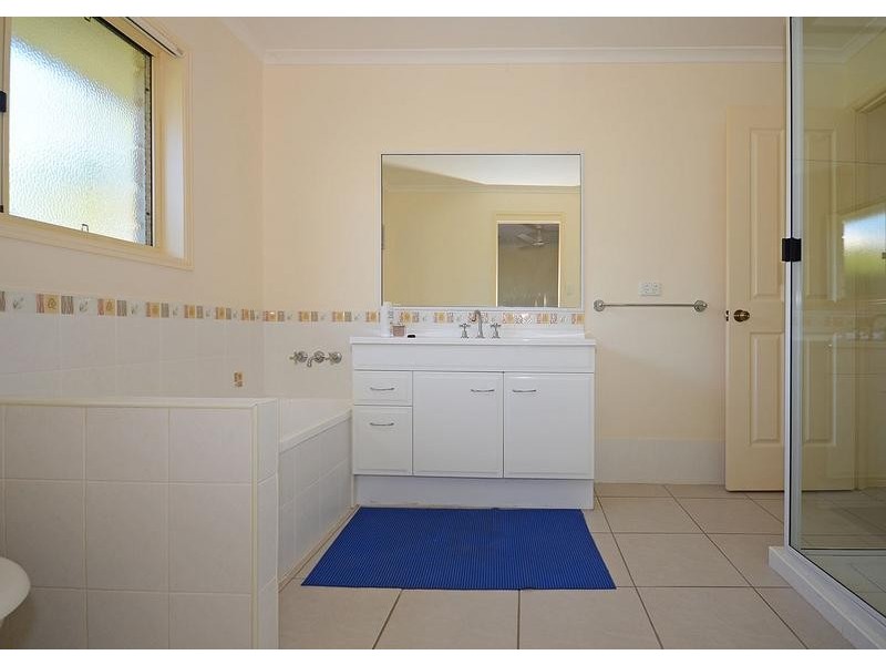 28 East St, Howard QLD 4659