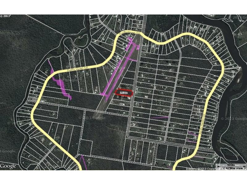 33 MARINA DR, Pacific Haven QLD 4659