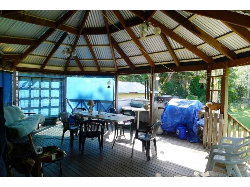 67 Thomas Street, Howard QLD 4659