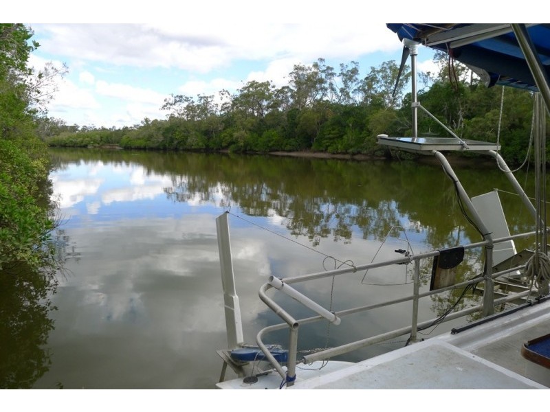 18 Island Close, Pacific Haven QLD 4659