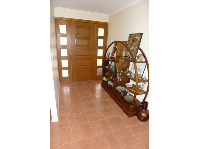 18 Island Close, Pacific Haven QLD 4659