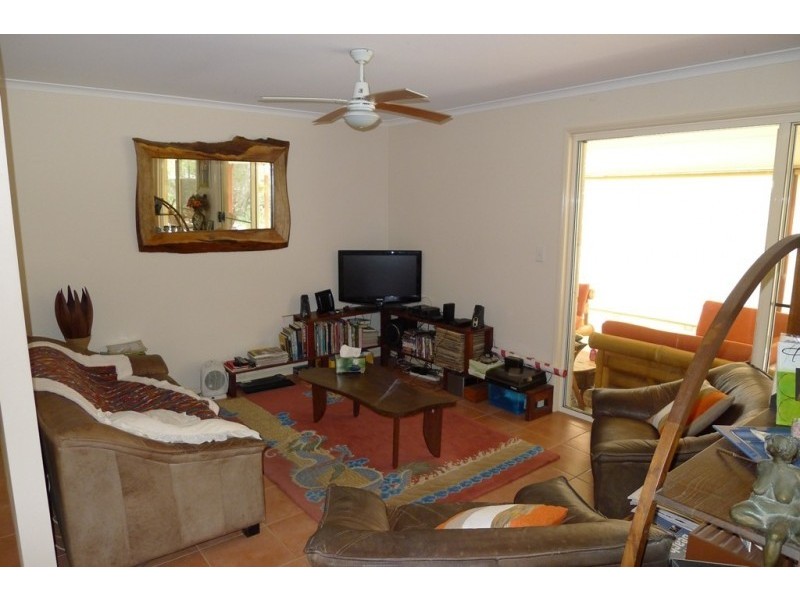 18 Island Close, Pacific Haven QLD 4659