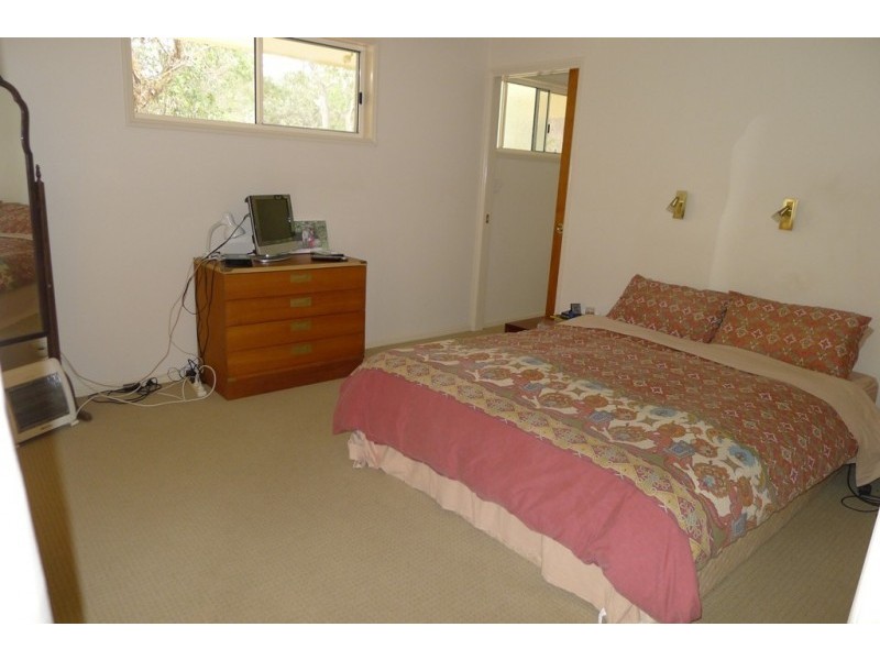 18 Island Close, Pacific Haven QLD 4659