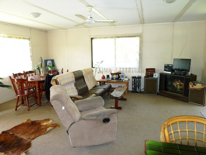 2 South Heath Rd, Burrum River QLD 4659