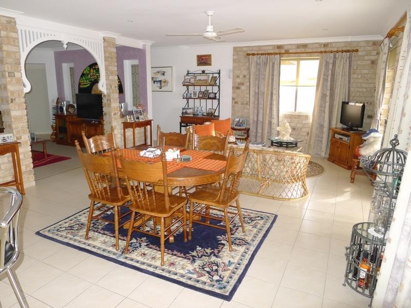 17 Noeme St, Burrum Heads QLD 4659