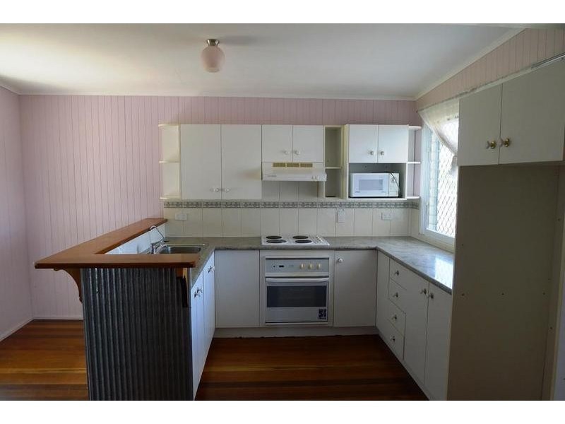 2 Edith Street, Howard QLD 4659
