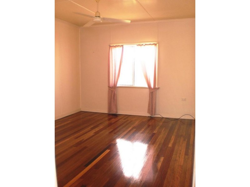 6 Crawford Street, Torbanlea QLD 4662