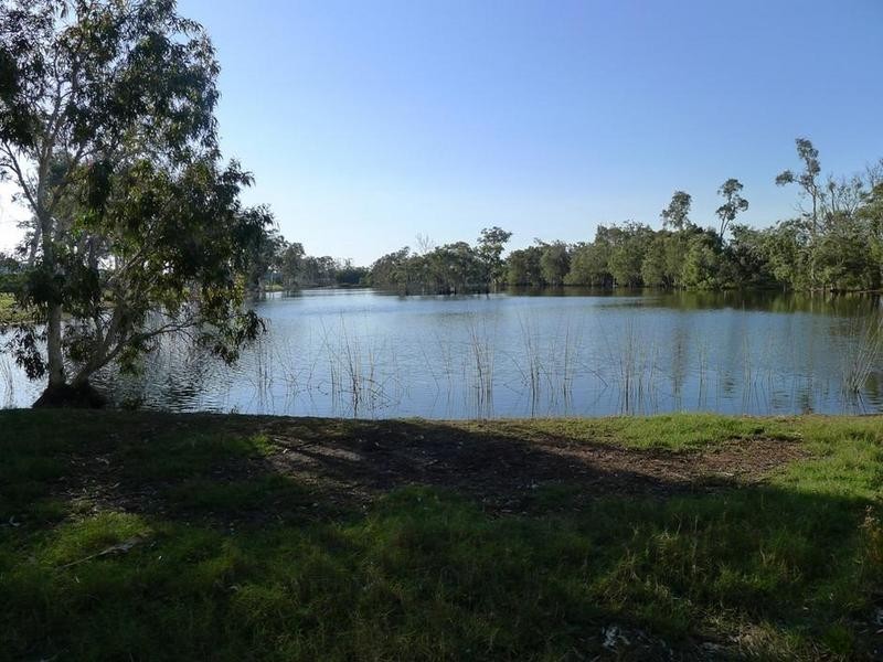 39 Barramundi Dr, Burrum Heads QLD 4659