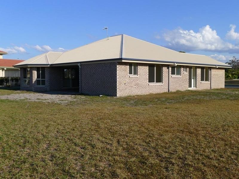 39 Barramundi Dr, Burrum Heads QLD 4659