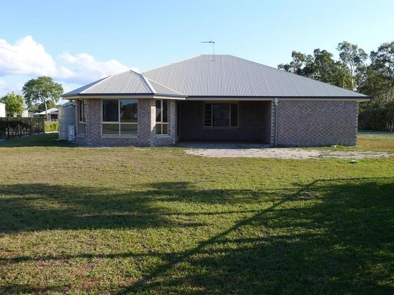 39 Barramundi Dr, Burrum Heads QLD 4659