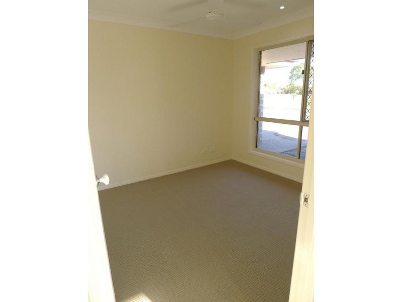39 Barramundi Dr, Burrum Heads QLD 4659