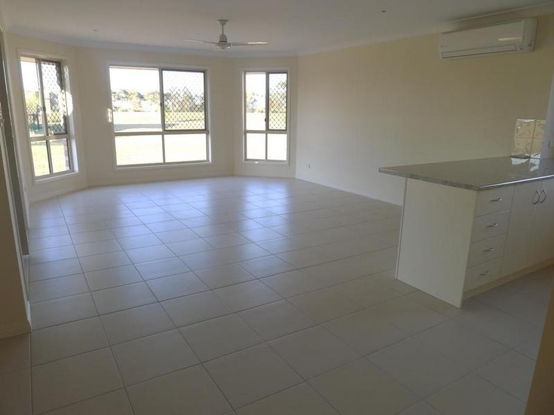39 Barramundi Dr, Burrum Heads QLD 4659