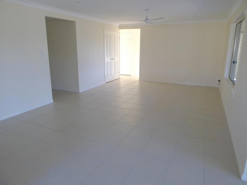 39 Barramundi Dr, Burrum Heads QLD 4659