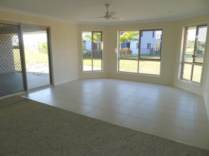 39 Barramundi Dr, Burrum Heads QLD 4659