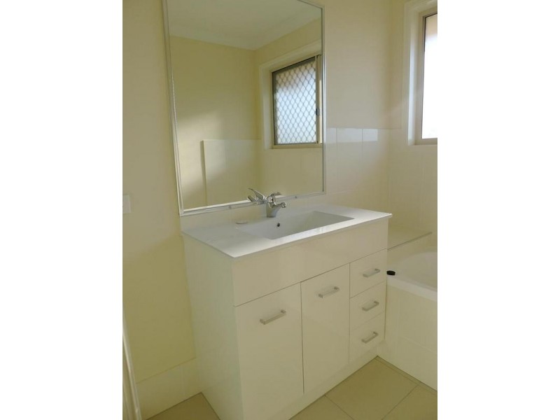 39 Barramundi Dr, Burrum Heads QLD 4659