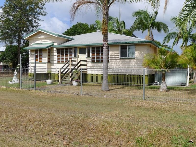 42-44 Hurley St, Howard QLD 4659