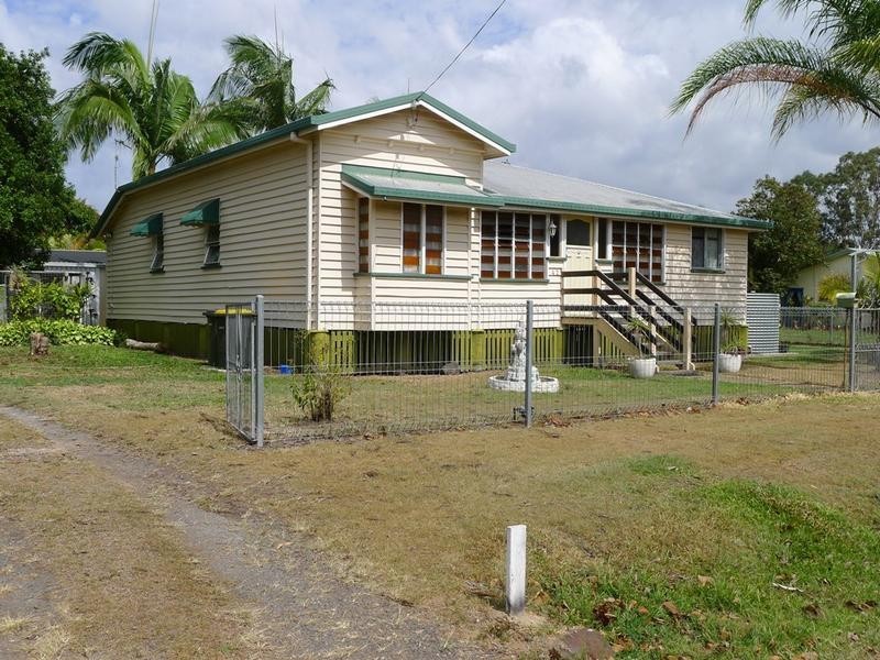 42-44 Hurley St, Howard QLD 4659