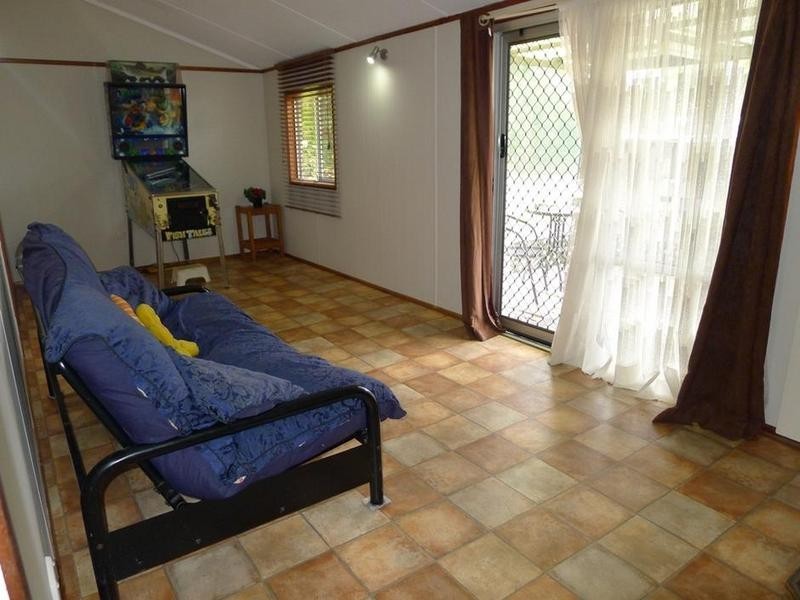 42-44 Hurley St, Howard QLD 4659