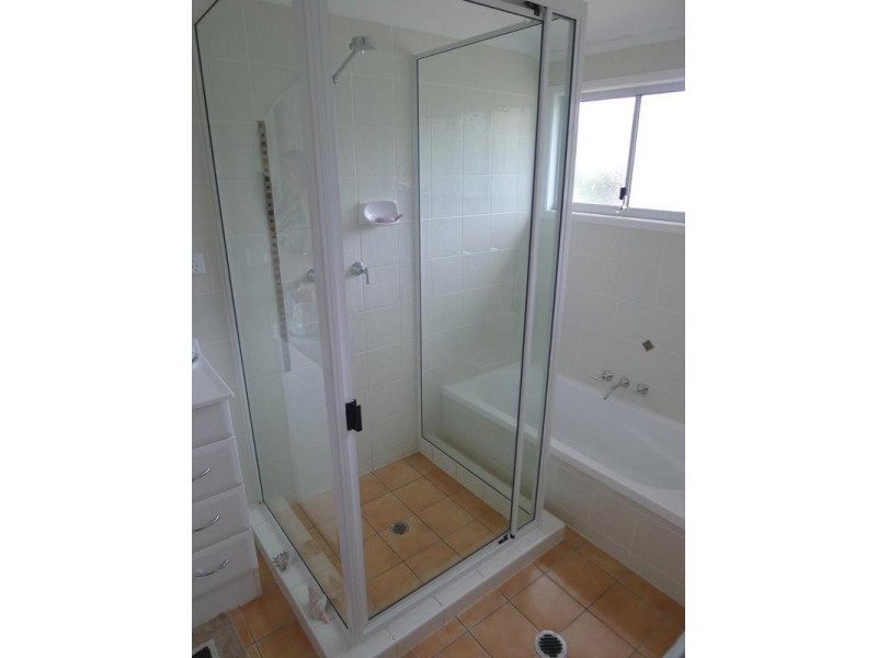 42-44 Hurley St, Howard QLD 4659