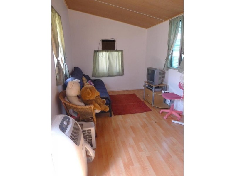 42-44 Hurley St, Howard QLD 4659