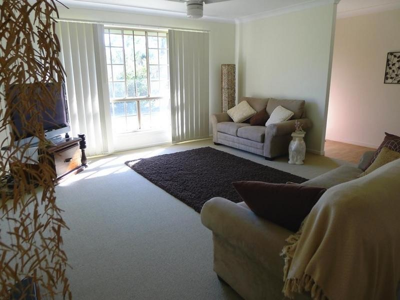 35 Kent Pde, Torbanlea QLD 4662