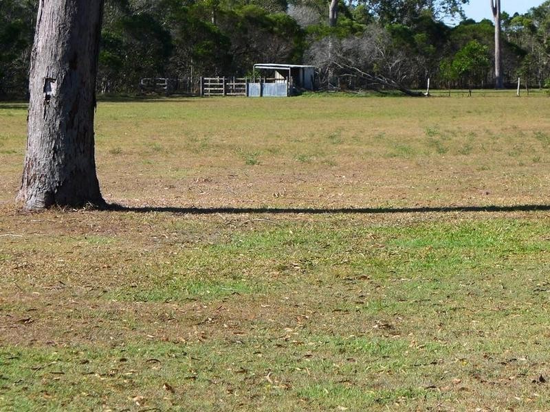 35 Kent Pde, Torbanlea QLD 4662