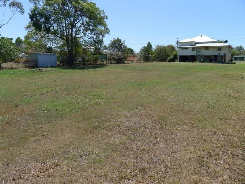 12 Hunter Street, Torbanlea QLD 4662