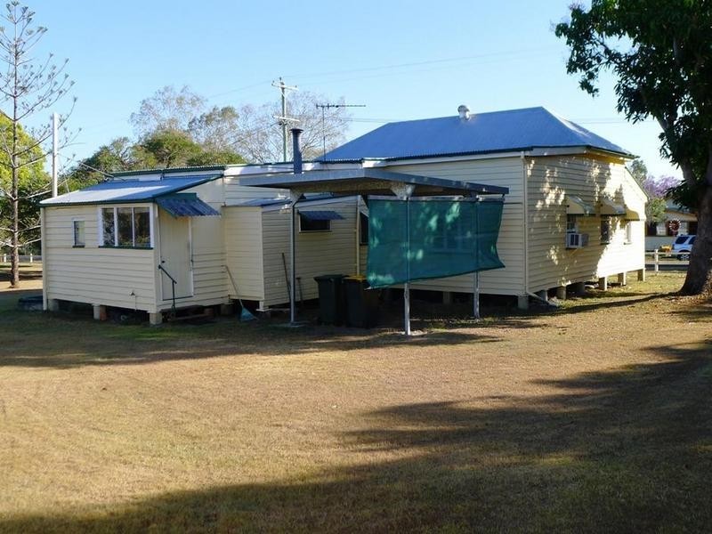 65 Watkins St, Howard QLD 4659