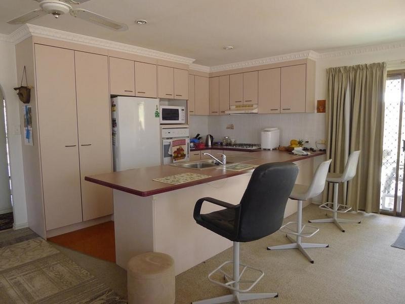 22 Kent St, Torbanlea QLD 4662