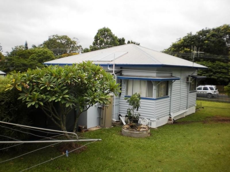6 Martha St, Howard QLD 4659
