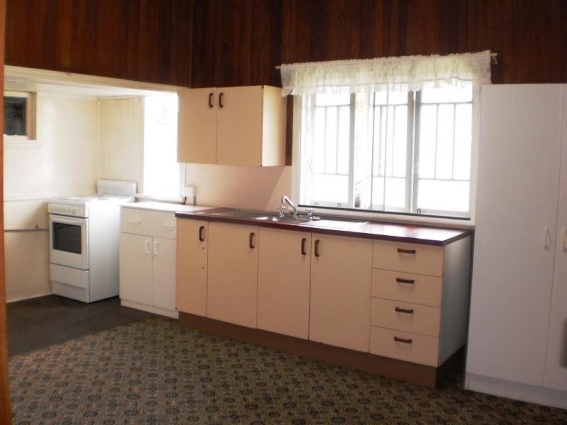 6 Martha St, Howard QLD 4659