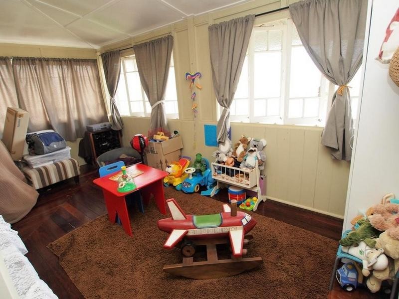 28 King St, Howard QLD 4659